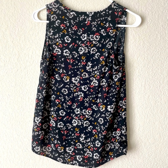 Gap Flowy Sleeveless Top - Picture 1 of 5